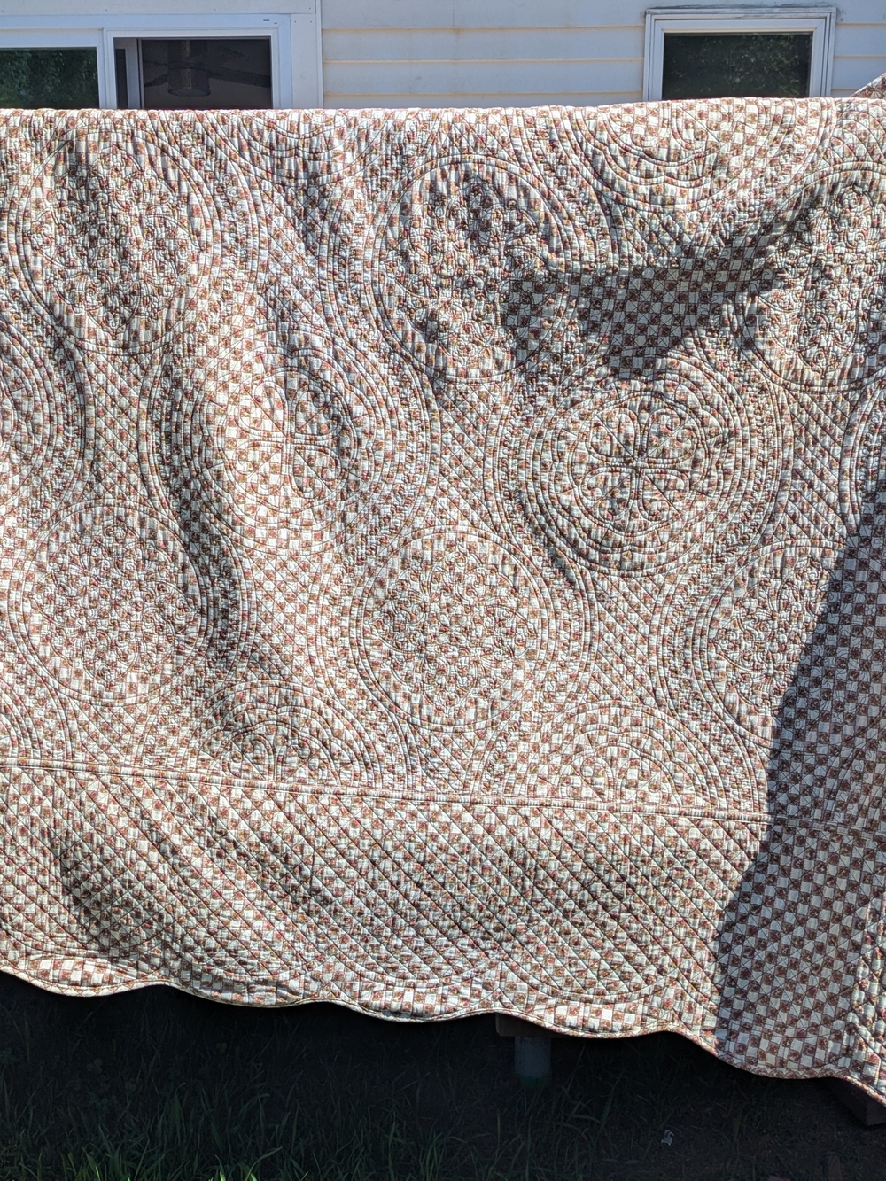 Reversible Quilted Bedspread in Cream and Brown